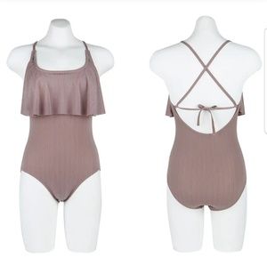 New One piece flounce swimsuit